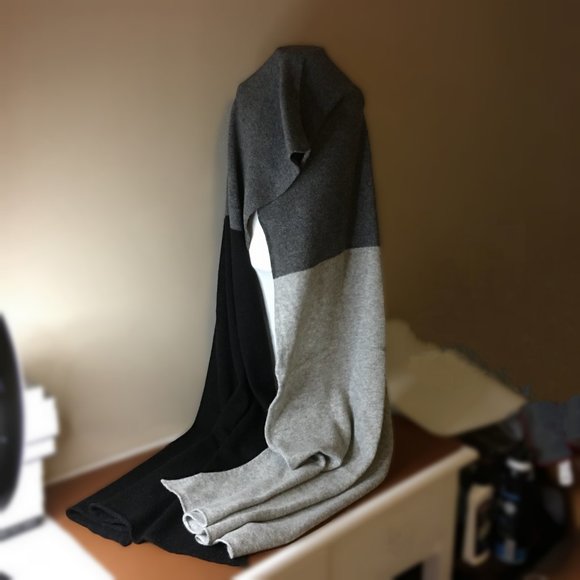 𝐑𝐎𝐒𝐒 ✳ 𝐒𝐍𝐎𝐖 100% Cashmere Inverno Wrap - NEW!!! - Picture 5 of 12